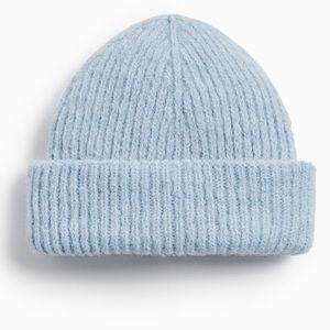 NWOT. Zara Blue Textured Knit Beanie. Size M.